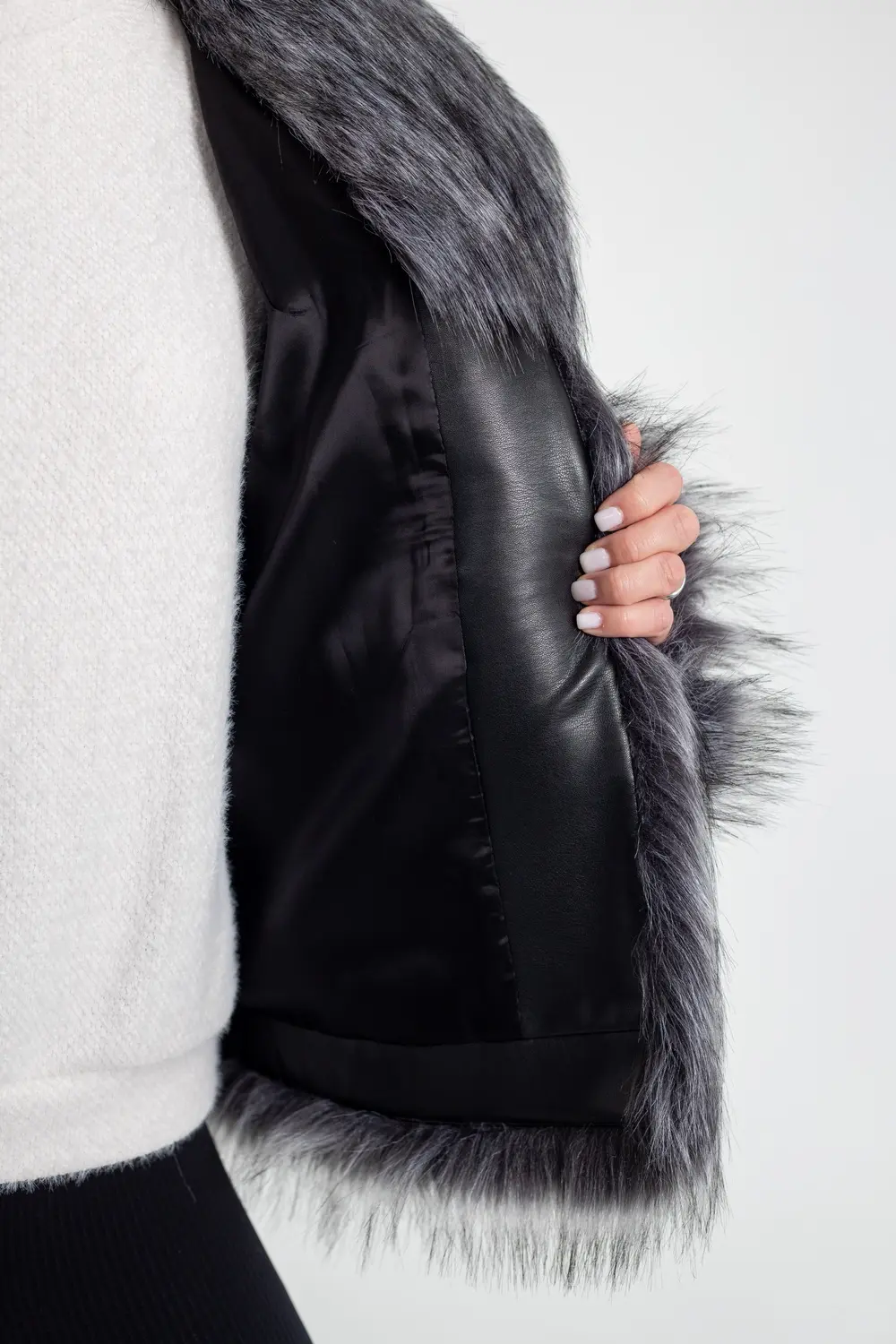 Pattern 3233 women’s fur coat